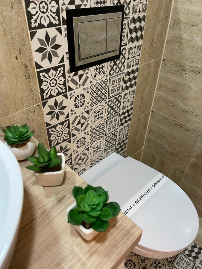 Amethyst Luxury Apartment Palace Bucarest Esterno foto